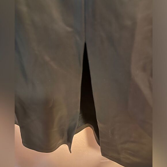 Tahari faux leather skirt - Picture 5 of 12